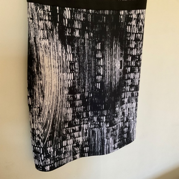 Katherine Barclay Medium Size Black & White Dress - Picture 3 of 3